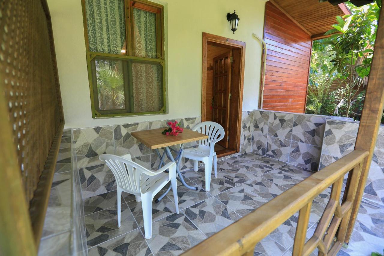 Tunays Pansiyon Bed & Breakfast Чирали Екстериор снимка